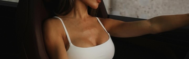 Texas Online Poker-【小吧社交秀】梅西一家观看F1 胡梅尔斯女友海边拍性感写真