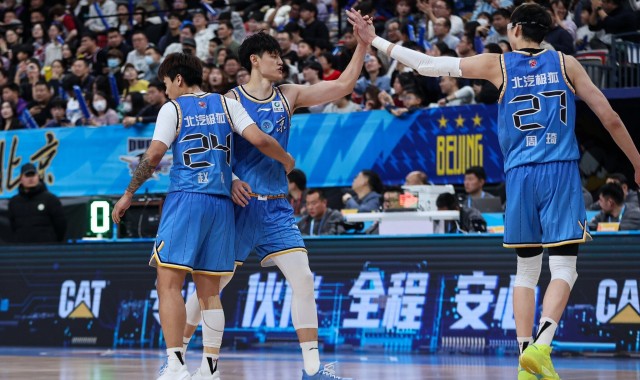 象征性表示一下~周琦&amp;曾凡博皆出战不到3分钟 分别拿2分&amp;3分