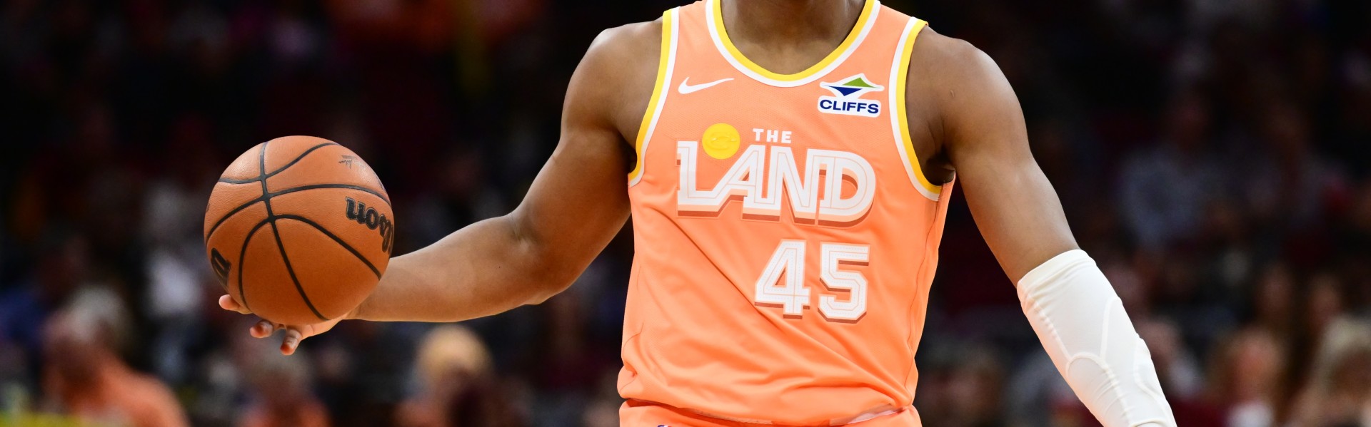 GG克-里程悲！米切尔24中10空砍26分11助攻 生涯总得分破15000分大关