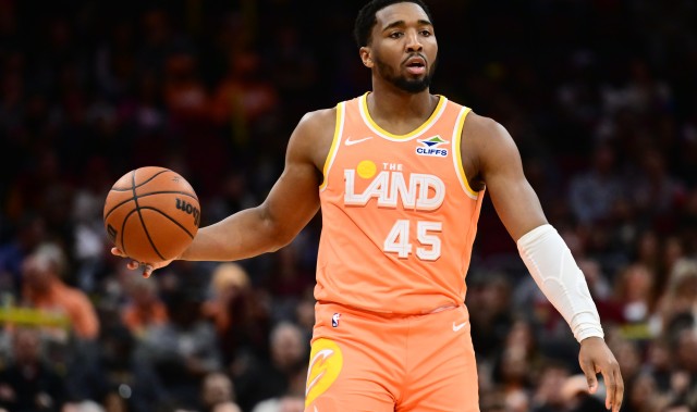 GG克-里程悲！米切尔24中10空砍26分11助攻 生涯总得分破15000分大关