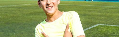 GGPoker中文-13岁足球少年的非凡时刻，让我们看到心底的热爱